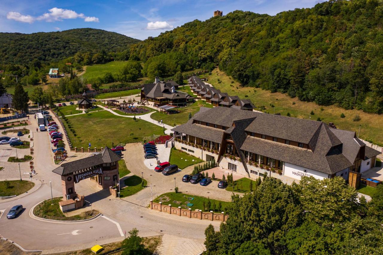 Hotel Etno Naselje Vrdnicka Kula Vrdnik Exterior foto